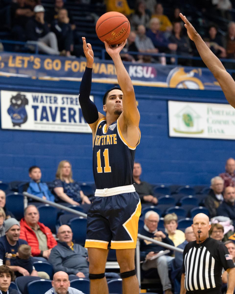 Kent State guard Giovanni Santiago shoots a 3-pointer against Chicago State on Nov. 18, 2022.