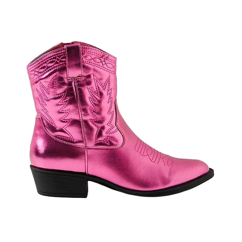 <p><a href="https://go.redirectingat.com?id=74968X1596630&url=https%3A%2F%2Fwww.freepeople.com%2Fshop%2Fvegan-ranch-boot%2F&sref=https%3A%2F%2Fwww.elle.com%2Ffashion%2Fshopping%2Fg40028093%2Fbest-cowboy-boots-women%2F" rel="nofollow noopener" target="_blank" data-ylk="slk:Shop Now;elm:context_link;itc:0;sec:content-canvas" class="link rapid-noclick-resp">Shop Now</a></p><p>Vegan Ranch Boot</p><p>freepeople.com</p><p>$70.00</p>