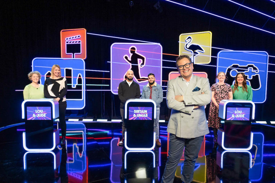 Alan Carr's Picture Slam is a BBC1 quiz with a twist.