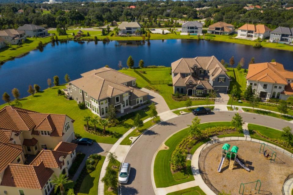 A drone image of luxury homes in Orlando, Florida. Felix Mizioznikov – stock.adobe.com