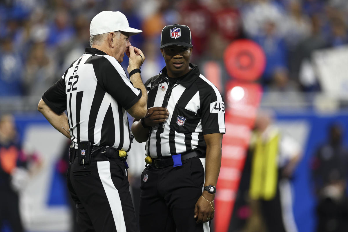 What's the average NFL referee salary, and are refs paid more for the