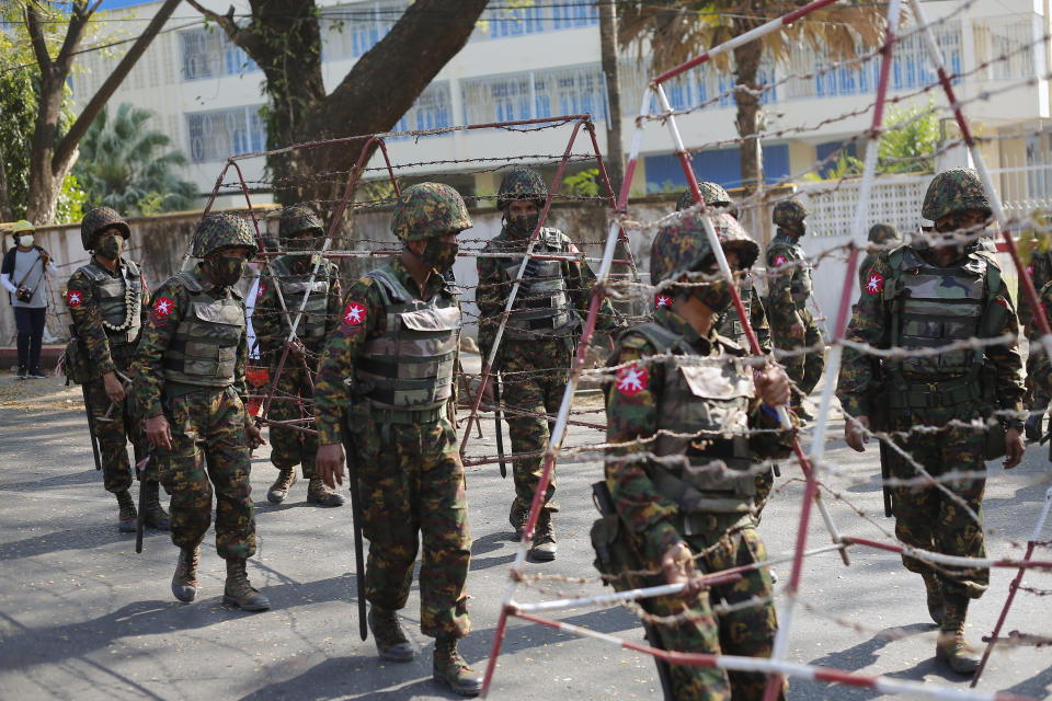 緬甸民眾抗議軍方政變奪權的示威持續