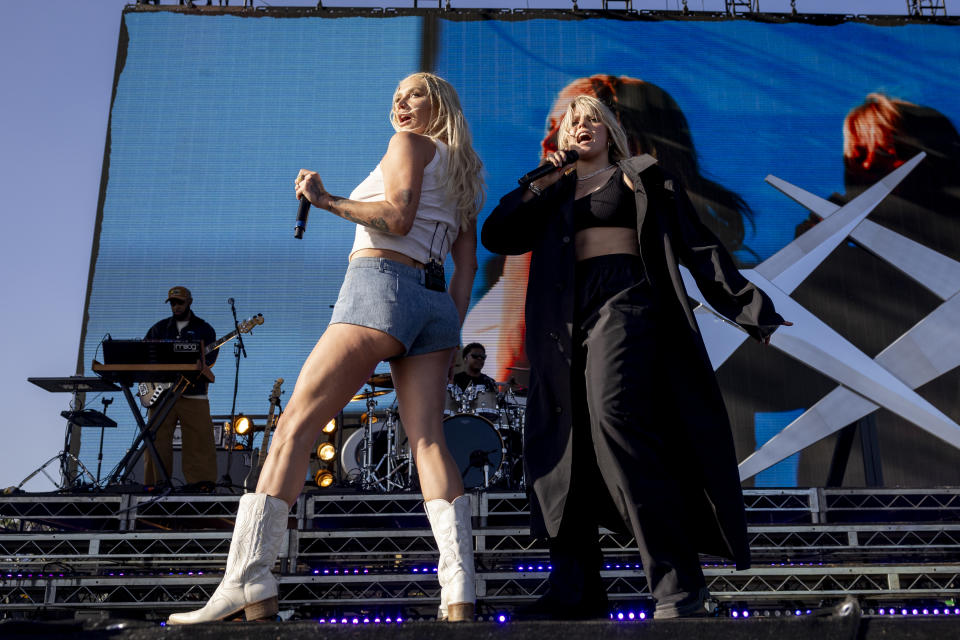 Kesha, Renee Rapp, shoes, Coachella