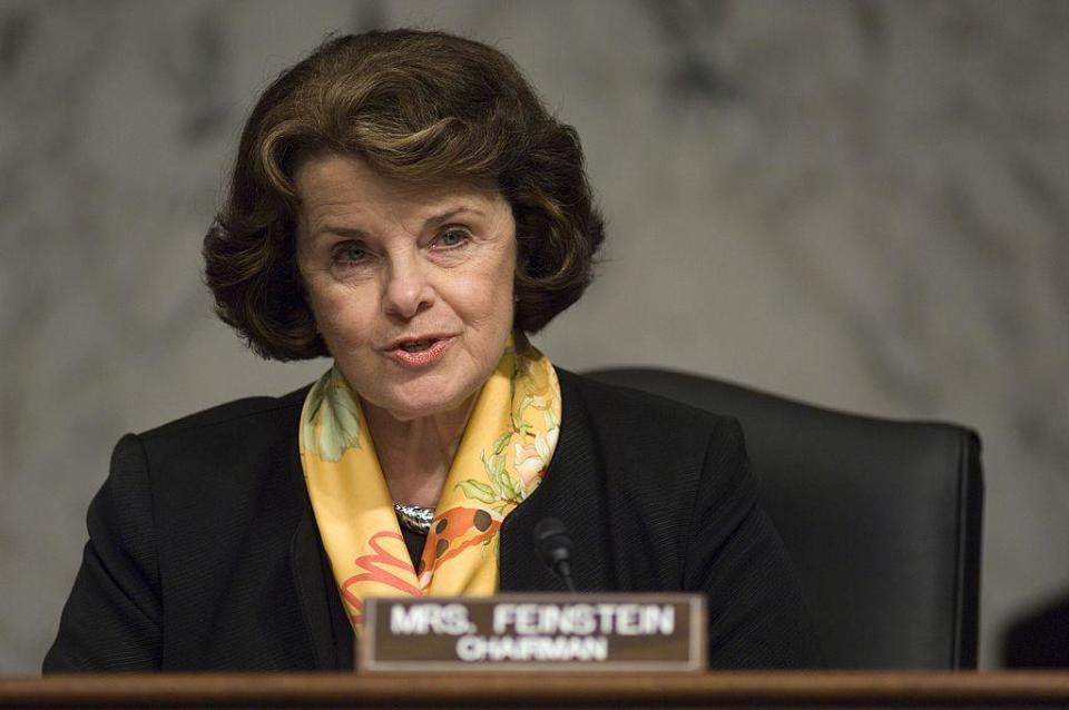 Feinstein presidiendo el Comité de Inteligencia