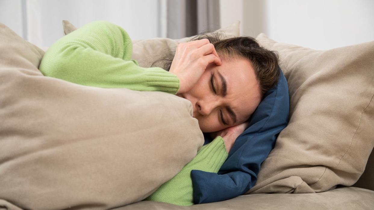Starke Schmerzen, wenig Schlaf: Fibromyalgie ist eine tückische Krankheit - und ein Allheilmittel gibt es nicht. Foto: Christin Klose/dpa-tmn