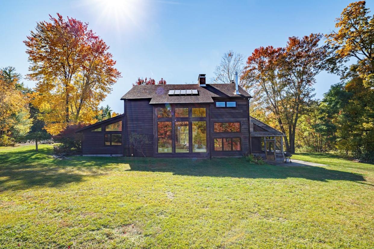 Glasco Woodstock Cabin on 16 acres, wooden cabin with giant windows or surrounding trees