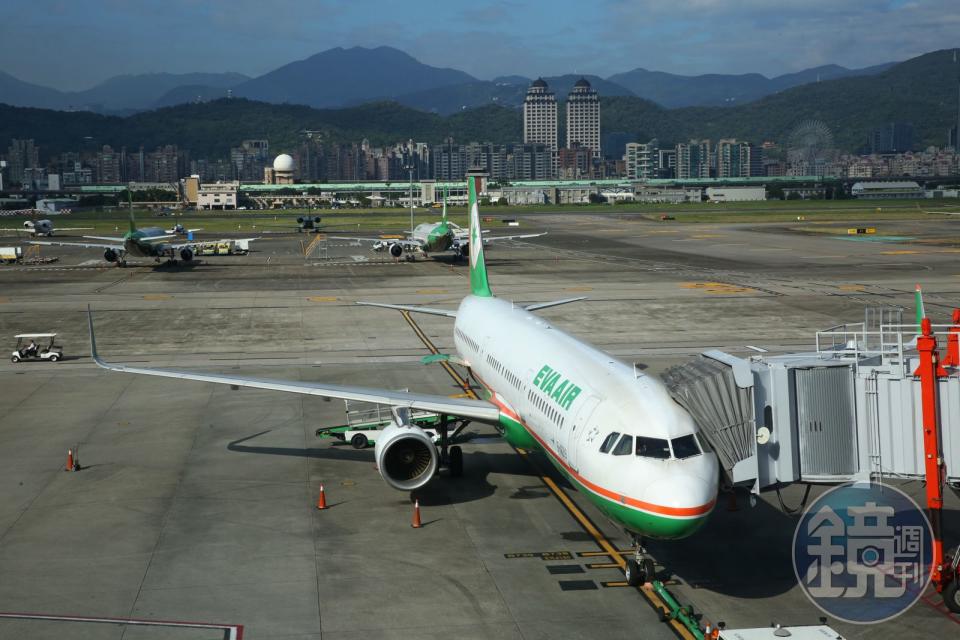 長榮航空指出，BR190班機原定日本時間晚間8時許降落羽田，將視情況評估轉降何處機場。（本刊資料照）