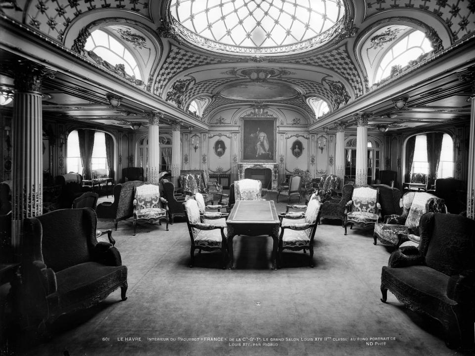 The Louis XIV salon in the First Class section of the steamer 'SS France', circa 1913.
