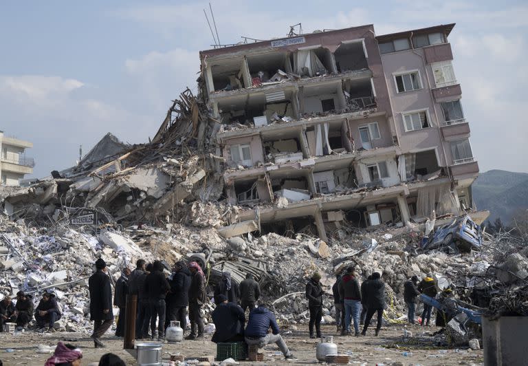 Edificios destruidos en un área residencial de Antakya, Turquía