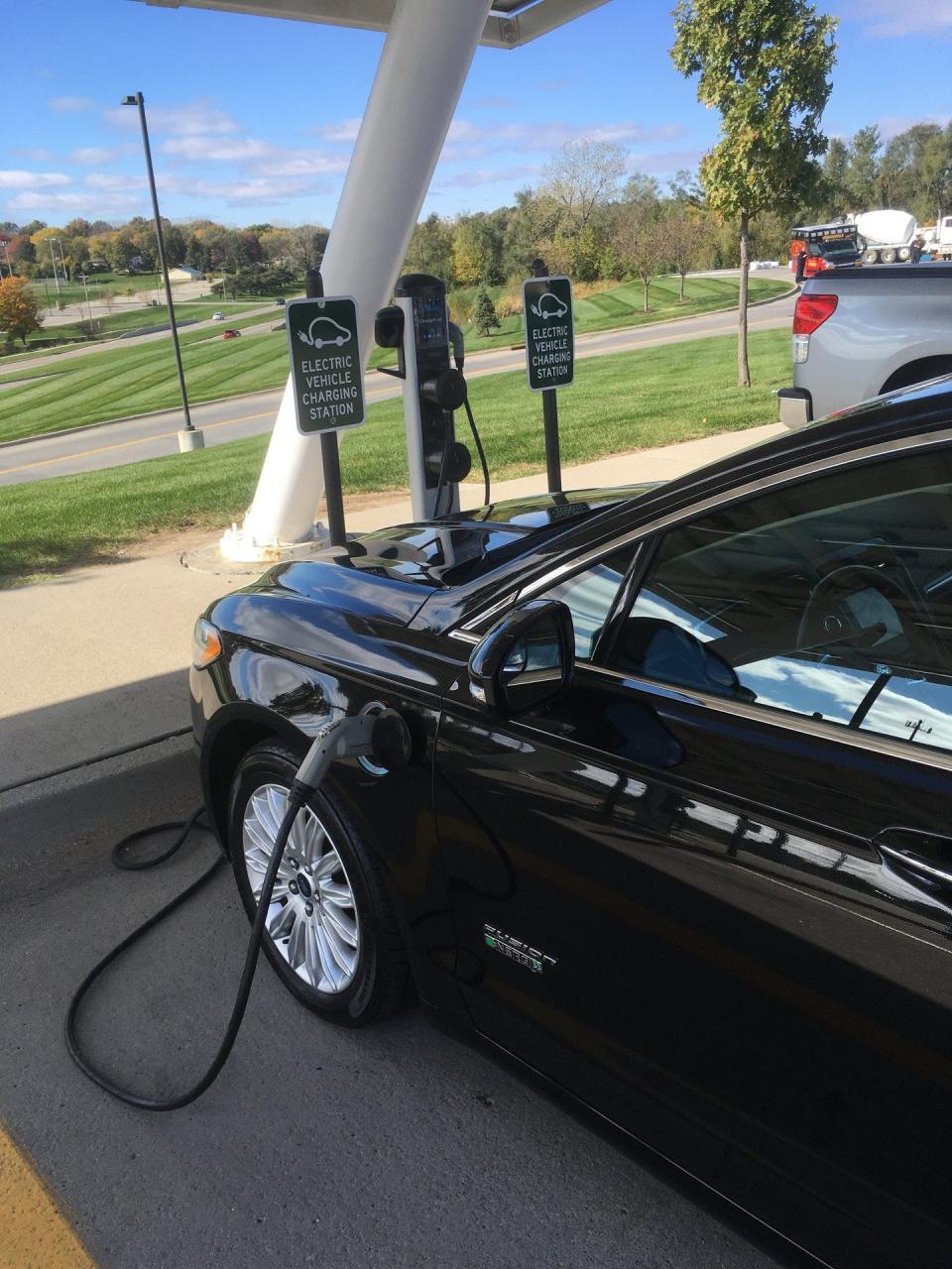 Iowa is seeking to increase availability of charging stations for electric cars along its interstate highways.