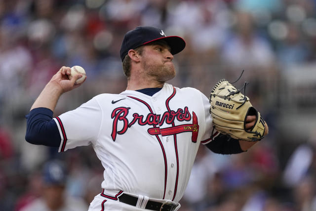 Albies drives in winning run in 9th as Braves beat Dodgers 4-3