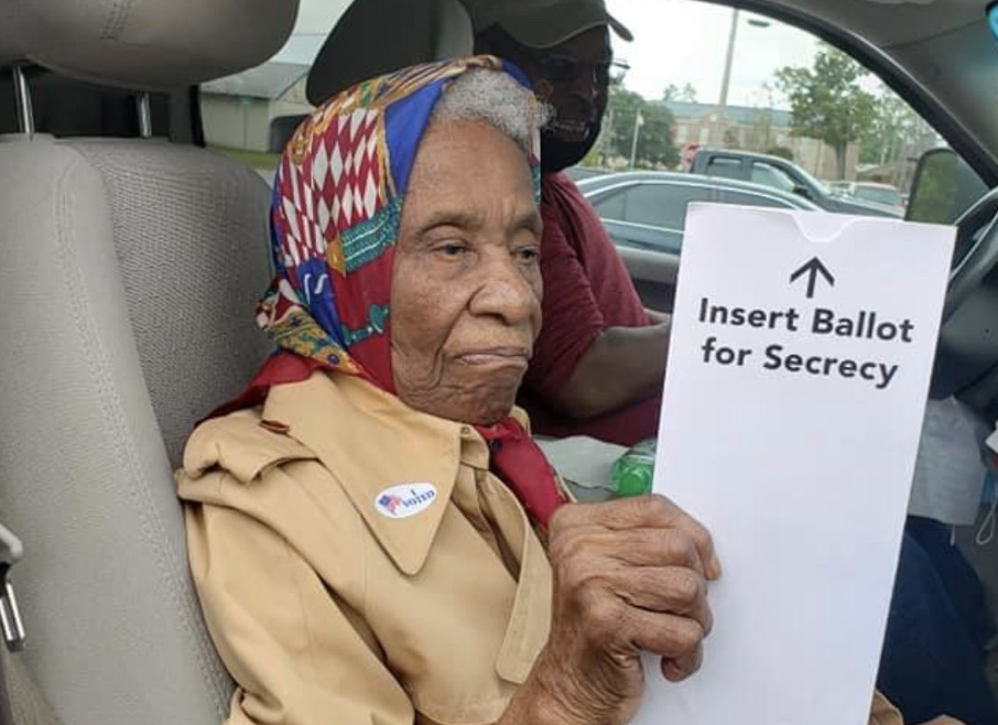 Man posts photos of 102-year-old great aunt mailing her ballot. (Photo: Twitter)