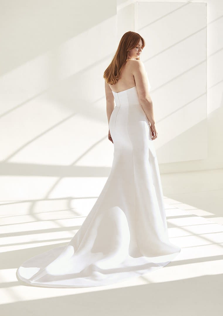 <cite class="credit">Photo courtesy of Pronovias</cite>