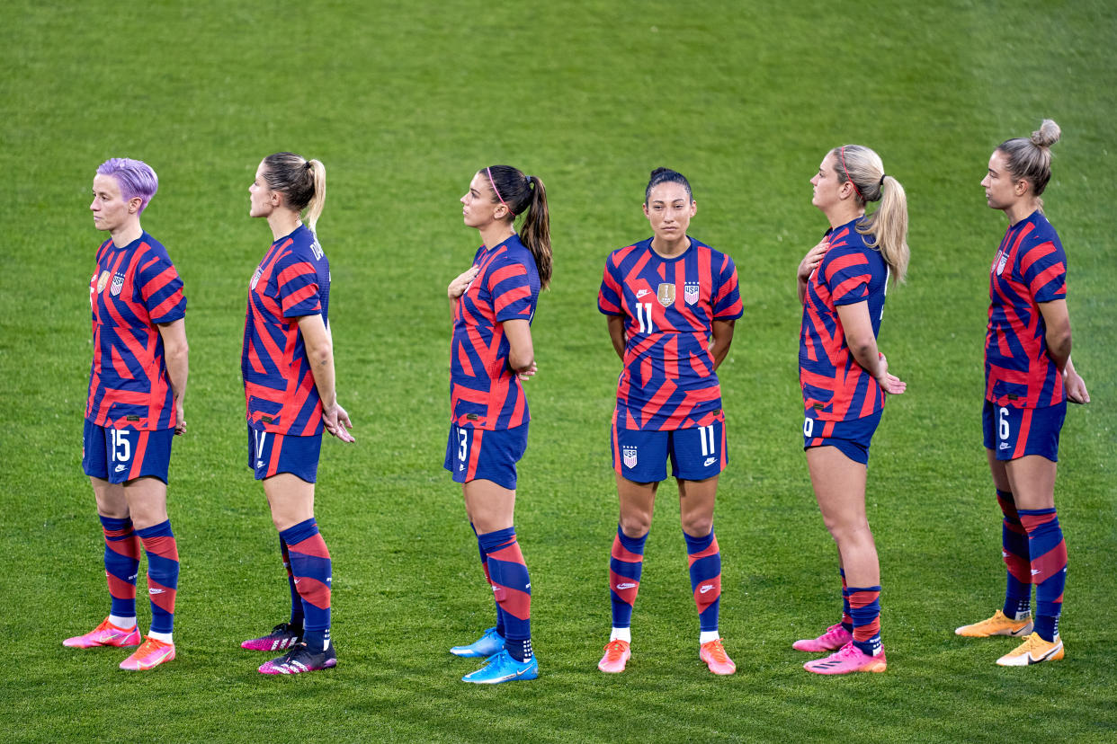 Members of the USWNT during the national anthem ahead of their game against Mexico on Thursday. (Photo by Robin Alam/Icon Sportswire via Getty Images)