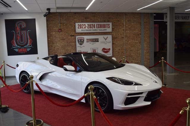 Chevrolet Presents Corvette Grand Sport to All-Star Game MVP Robinson Canó  – National Corvette Museum