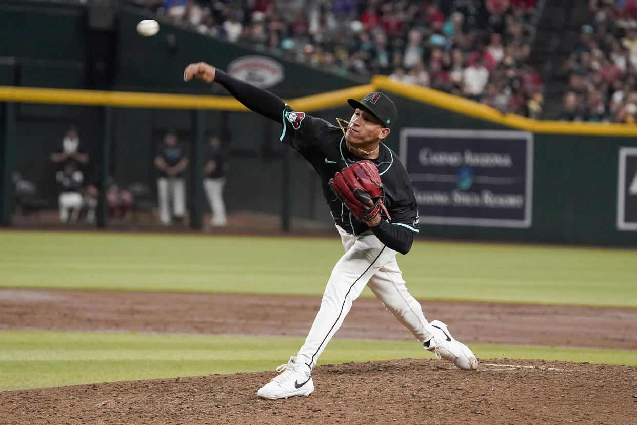 Arizona Diamondbacks pitcher Yilber Diaz throws against the Milwaukee Brewers during the sixth inning of a baseball game, Saturday, Sept. 14, 2024, in Phoenix. (AP Photo/Darryl Webb)