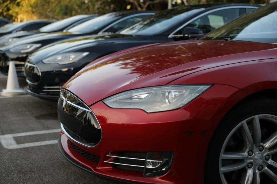 A Tesla vehicle is seen at a dealership on January 03, 2019 in Miami, Florida. (Photo by Joe Raedle/Getty Images)