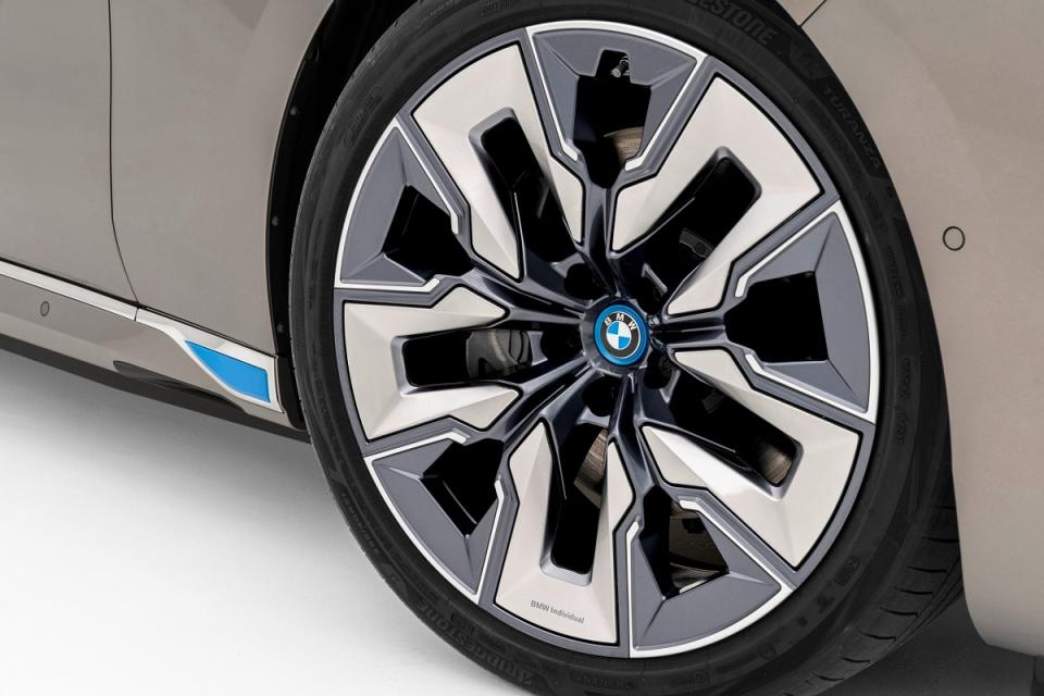 P90458189_lowRes_the-new-bmw-i7-xdriv.jpg