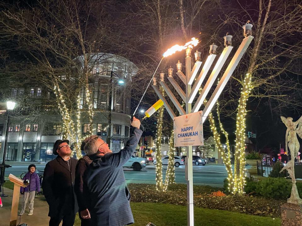 Embrace Tradition: Menorah Lighting at Park Ridges Hanukkah Celebrations