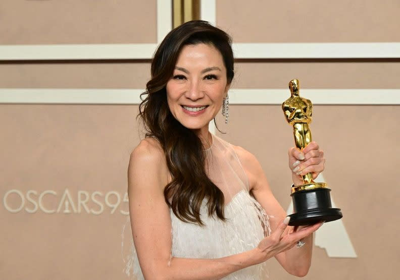 《媽的多重宇宙》一開始可能要由成龍來演，楊紫瓊只是女配角。Oscar