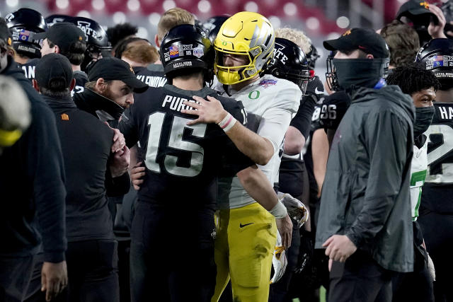 No. 12 Iowa State beats No. 25 Oregon 34-17 in Fiesta Bowl