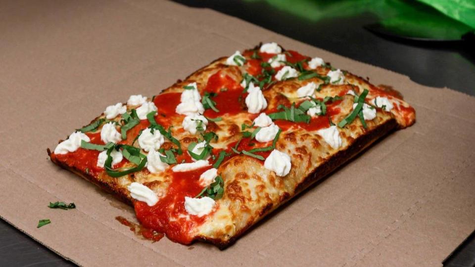 A Detroit-style cheese pizza from Rise Up Pizza which relocated to within Horse & Jockey Pub on Cheapside, November 9, 2023. Now the pizzeria is close after losing its kitchen lease.