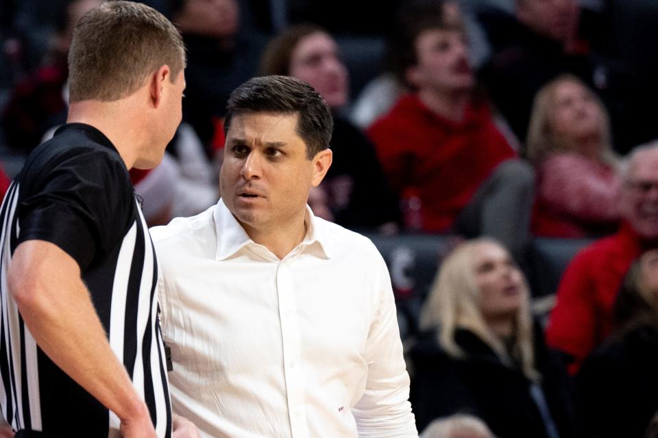 How long will Wes Miller's tie and jacket last in UC's AAC road opener Jan. 1?