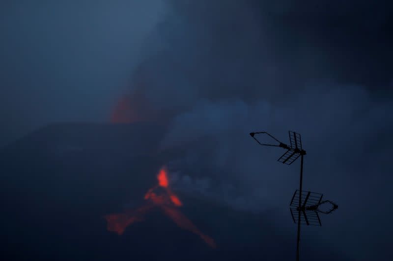 Cumbre Vieja volcano continues to erupt in Spain