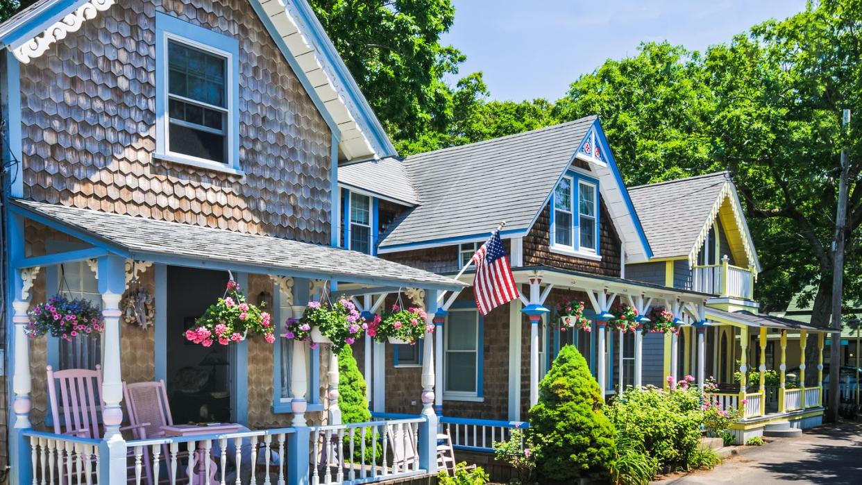 martha's vineyard cottages