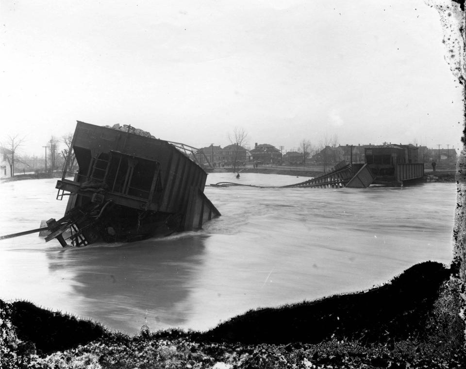 Pennsylvania and C&O Railroad bridges were destroyed on March 25,1913.