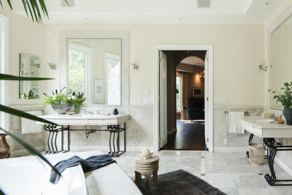 Bathroom - Kevin Smith House - Real Estate - Los Angeles