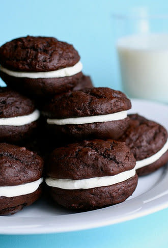 <strong>Get the <a href="http://www.annies-eats.com/2010/05/28/chocolate-marshmallow-whoopie-pies/" target="_blank">Chocolate Marshmallow Whoopie Pies recipe</a> by Annie's Eats</strong>