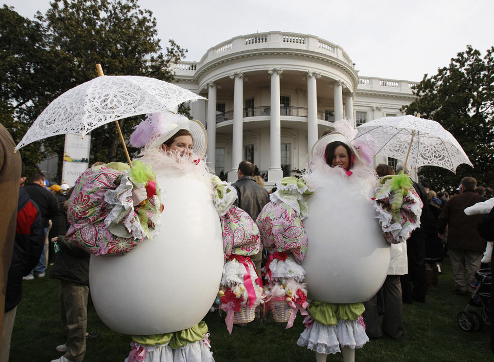 <p>Women dressed as Easter Eggs attend the annual Easter Egg Roll on the South Lawn of the White House in Washington, March 24, 2008. The traditional White House event dates back to 1878. (Photo: Jason Reed/Reuters) </p>