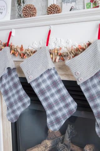 <p><a href="https://sustainmycrafthabit.com/diy-christmas-stockings/" data-component="link" data-source="inlineLink" data-type="externalLink" data-ordinal="1">Sustain My Craft Habit</a></p>