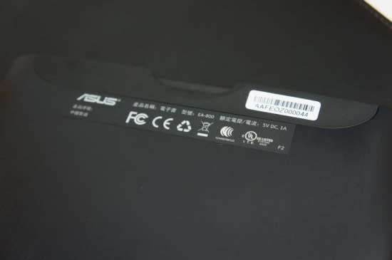 ▲ 標籤貼紙上清楚標明了DC 5V 1A的規格，Eee Note是很省電的喔。