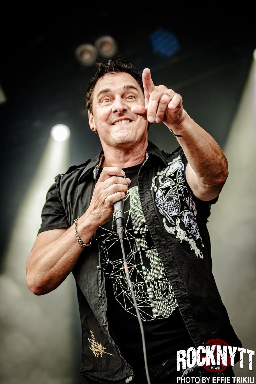 Johnny Gioeli will rock the stage and play games at a one-of-a-kind event at Pinball PA in the Hopewell Shopping Center. Photo by ROCKNYTT/Effie Trikili