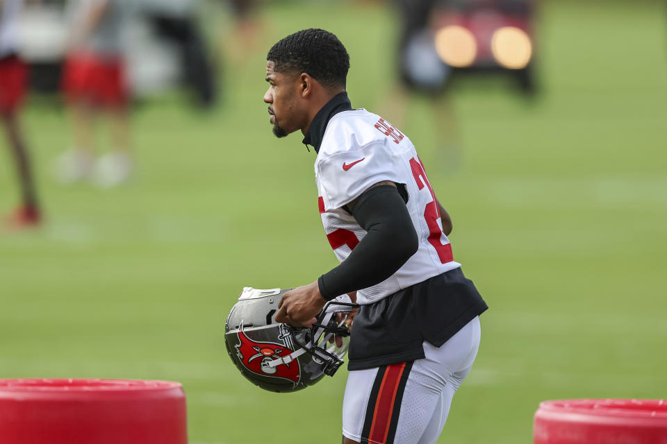 Tampa Bay Buccaneers receiver Sterling Shepard warms up during NFL football practice Tuesday, June 11, 2024, in Tampa, Fla. (AP Photo/Mike Carlson)