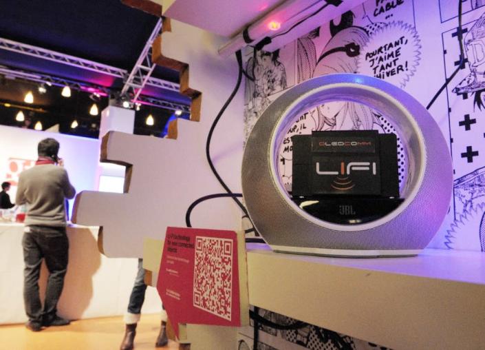 French start-up Oledcomm has unveiled its Li-Fi technology system -- which uses light to connect users to the Internet (AFP Photo/Eric Piermont)