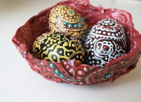 5 Ways to Decorate with Plastic Eggs