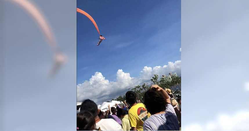 才3歲大的林姓小女童遭糖果風箏捲飛，不斷在天空中甩動，嚇壞地面上民眾。（圖／翻攝畫面）