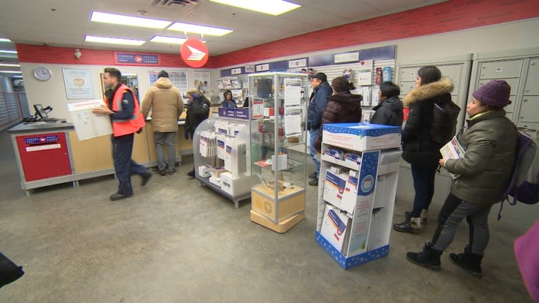 Canada Post scraps 'northern flat rate box' after charities decry unfair treatment for the North