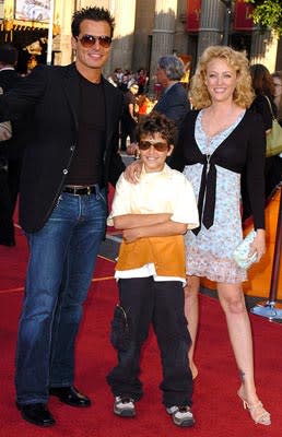 Antonio Sabato Jr. , son Jack and Virginia Madsen at the Los Angeles fan screening of Paramount Pictures' War of the Worlds