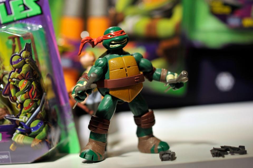 toy, teenage mutant ninja turtles, action figure, fictional character, figurine, superhero, hero, fiction,