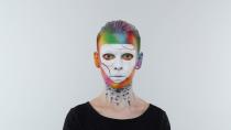 Make-up ist für viele eine Art Maske, um das, was darunter ist, vor den Augen der Öffentlichkeit zu verbergen. Im Rahmen von "Glow Up" wurde das Innere der Künstler oft nach außen gekehrt - und das nur mit Hilfe von Schminke. (Bild: ZDF / Malorie Shmyr)