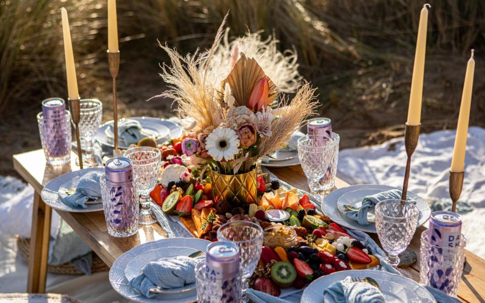 The art of tablescaping has gone alfresco - Tory McTernan