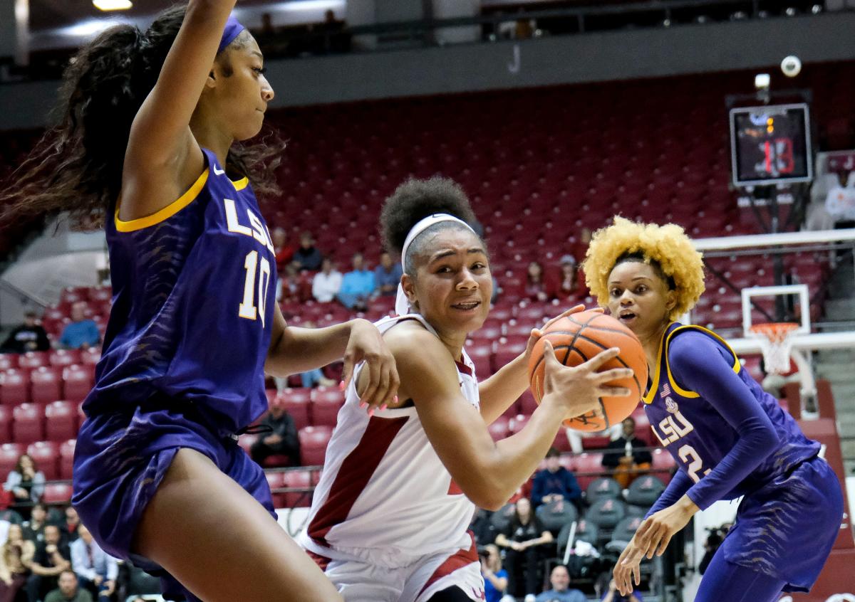 Alabama women's basketball survives foul trouble versus Arkansas, gets