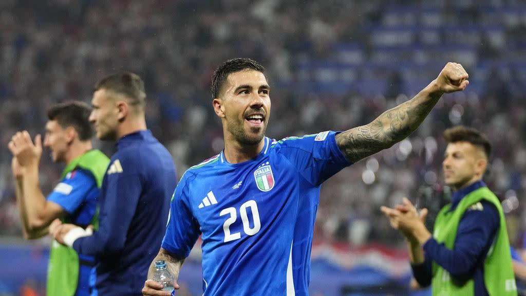 Euro 2024 Slowstarting defending champs Italy face Switzerland in