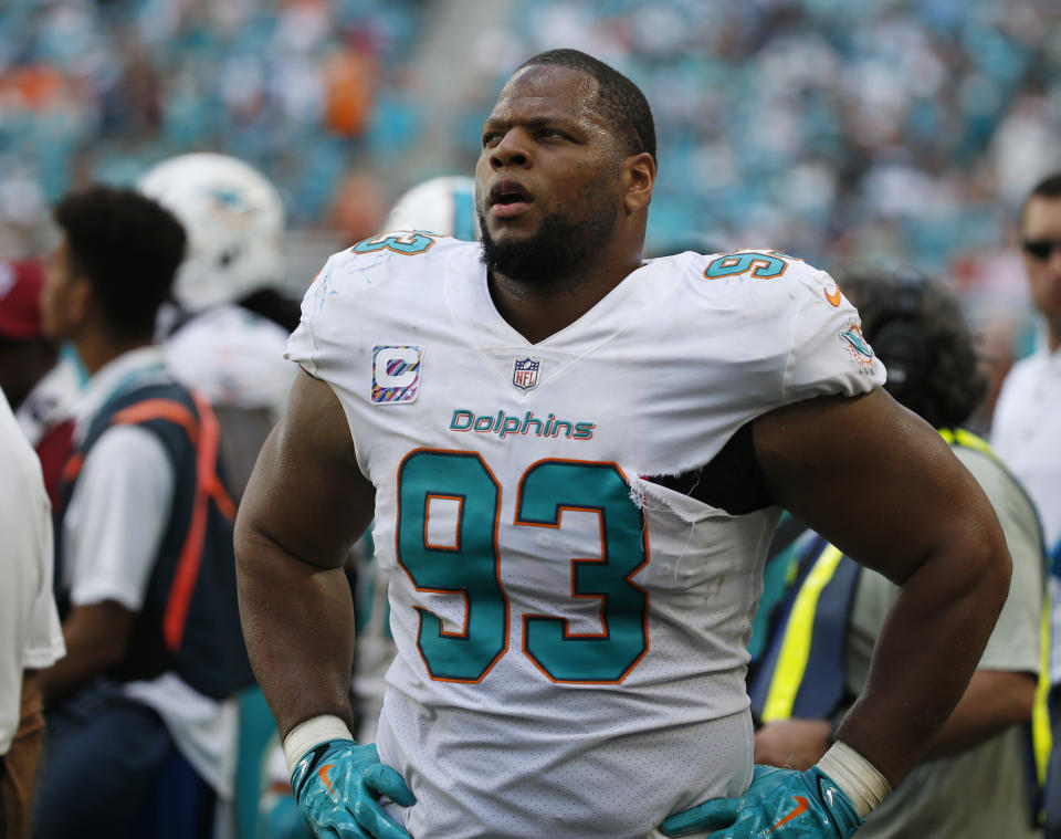 Miami Dolphins defensive tackle Ndamukong Suh has a good chance to get a sack in Week 11. (AP Photo/Wilfredo Lee)