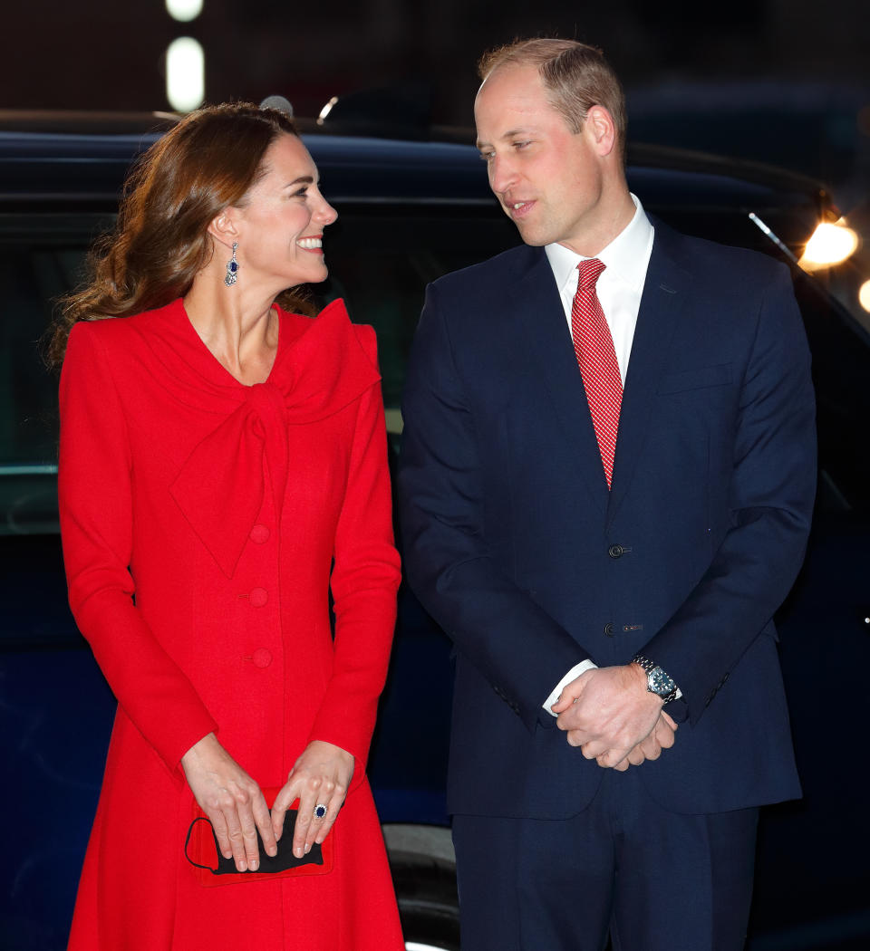 LONDON, UNITED KINGDOM - DECEMBER 08: (EMBARGOED FOR PUBLICATION IN UK NEWSPAPERS UNTIL 24 HOURS AFTER CREATE DATE AND TIME) Catherine, Duchess of Cambridge and Prince William, Duke of Cambridge attend the &#39;Together at Christmas&#39; community carol service at Westminster Abbey on December 8, 2021 in London, England. The carol service, hosted and spearheaded by The Duchess of Cambridge, pays tribute to the work of individuals and organisations across the UK who have supported their communities through the COVID-19 pandemic. (Photo by Max Mumby/Indigo/Getty Images)
