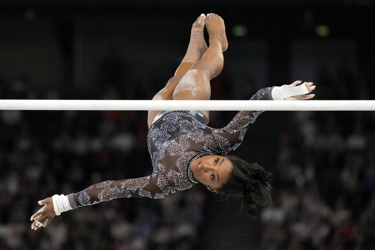 Simone Biles and Team USA take aim at gold in the women's gymnastics team final - Yahoo Sport